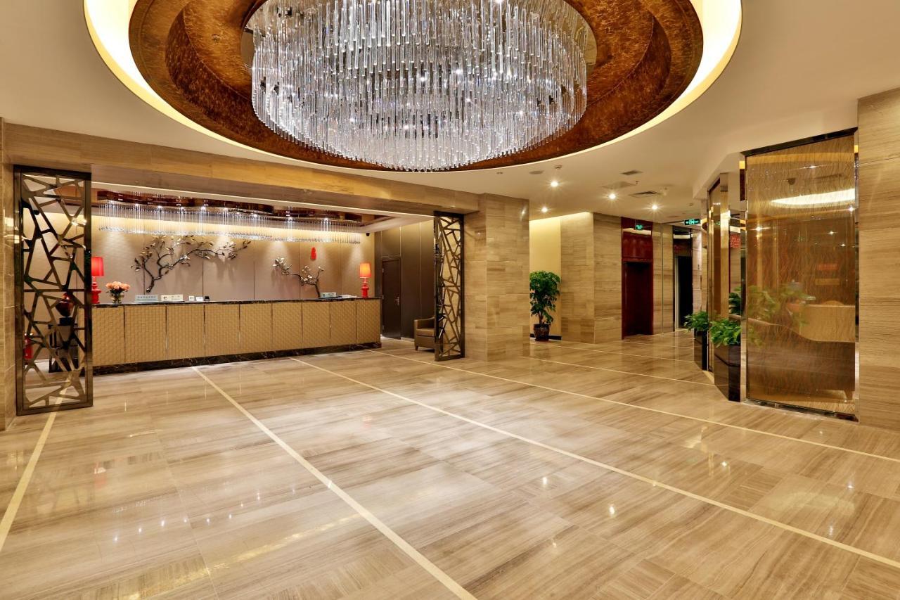 Minshan Yuanlin Grand Hotel 重慶 エクステリア 写真